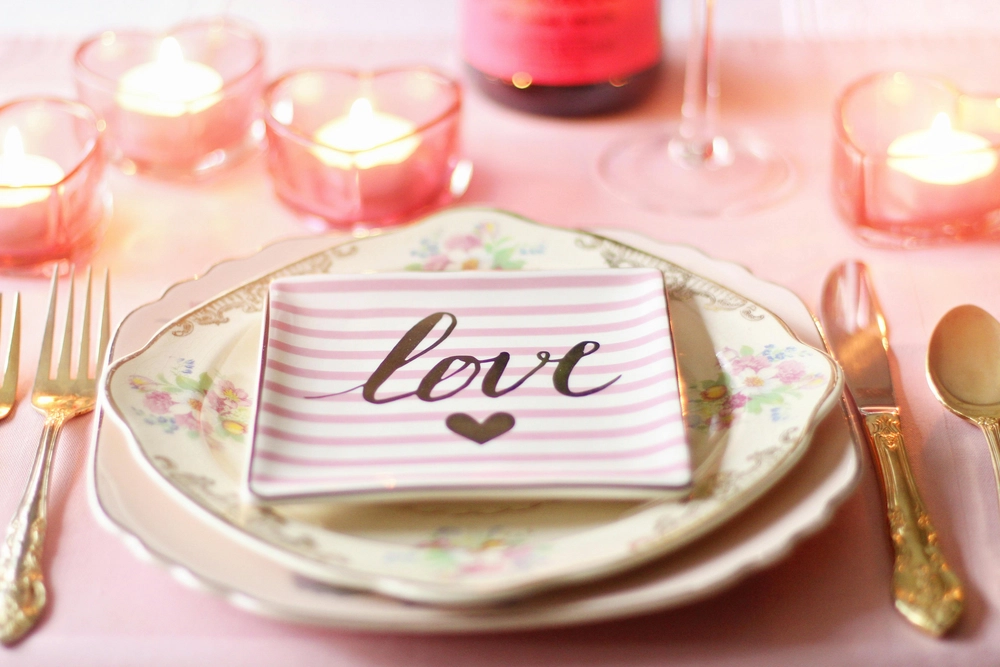 Create the Perfect Romantic Atmosphere on the Water